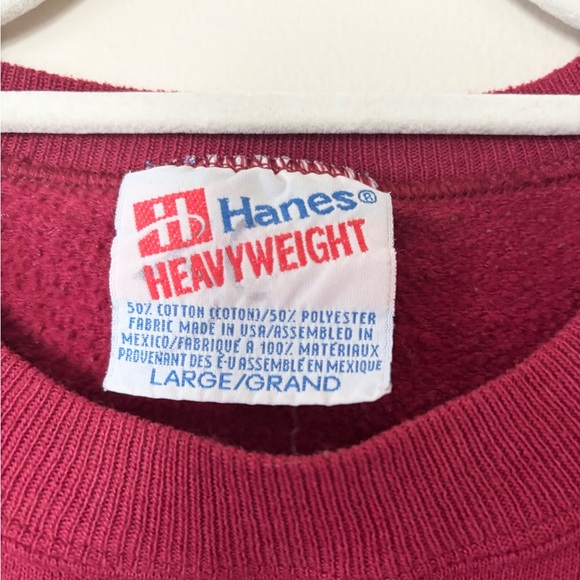 Hanes 90s Newport Rhode Island Red Graphic Sweatshirt - Picture 6 of 8